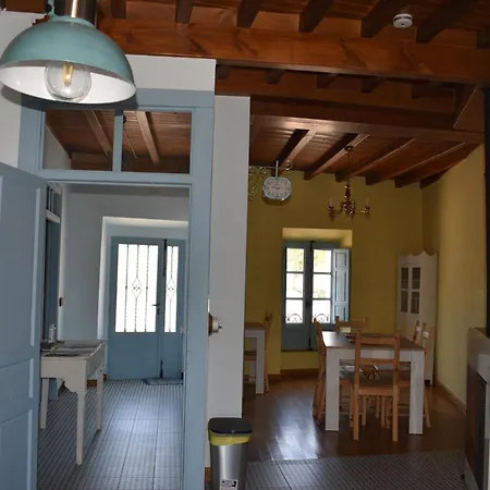 Casa Amarilla Arribes Cerezal de Penahorcada